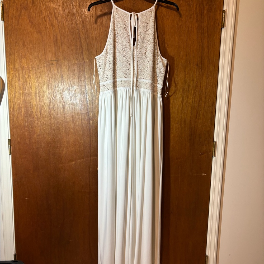 Cream/White Lace and Sequined Bodice Wedding Dress - Picture 4 of 5